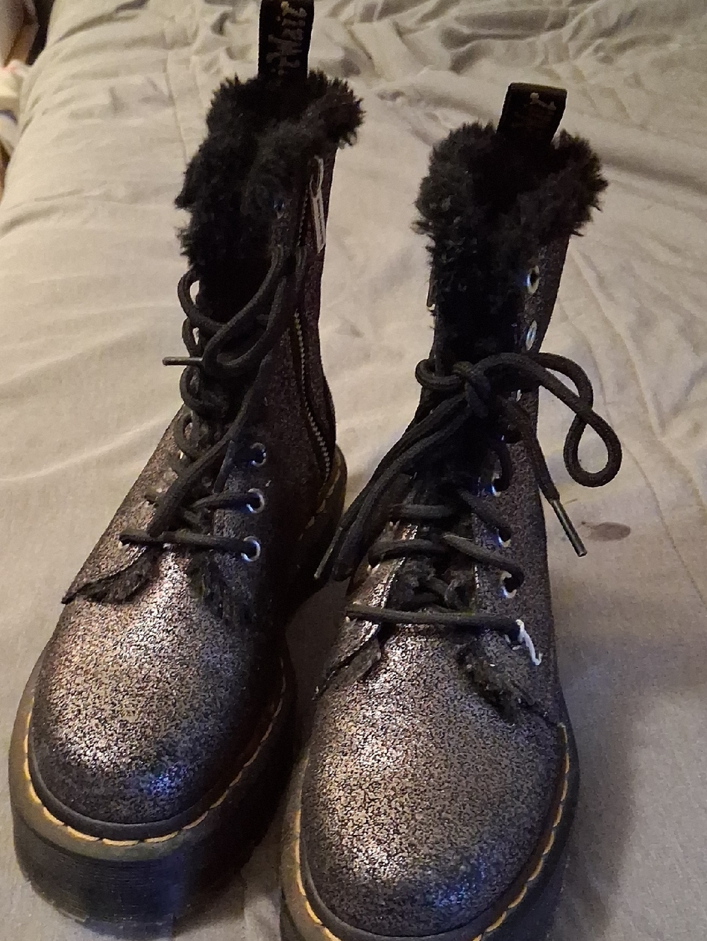 Womens Dr. Martens Air Cushion Sole Black Glitter Faux Fur-Lined Boots Size 6